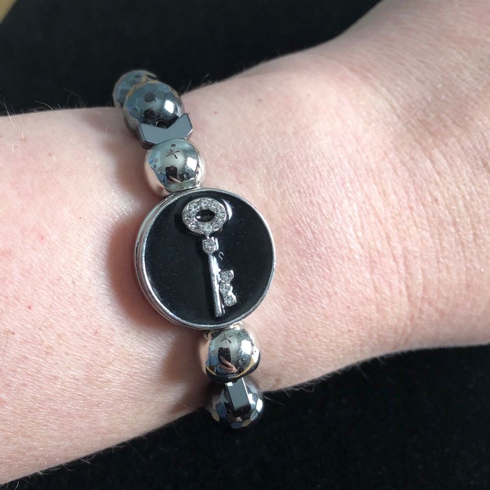 Snap stretch bracelet for 18mm Snap buttons. NWOT